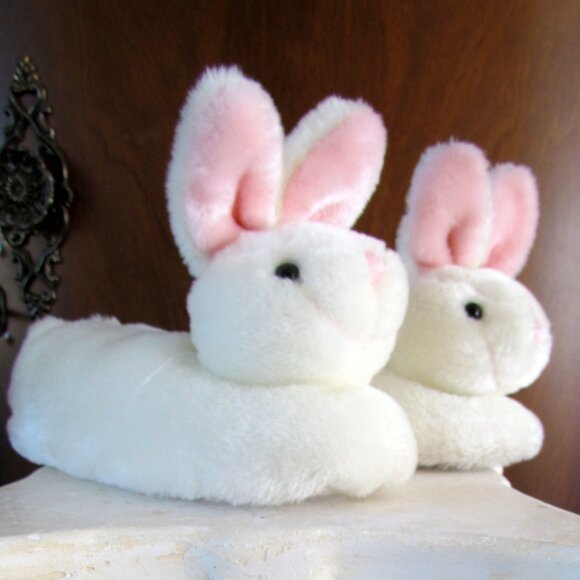 BUNNY SLIPPERS, KIDS' 1 - 2, NWOT, WHITE RABBITS w PINK EARS & TAIL, SO SOFT! - Picture 1 of 8